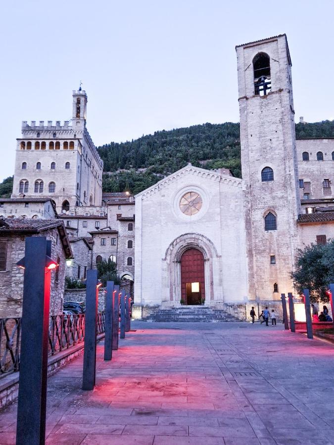 Casa Armanni - La Tua Casa Di Pietra Apartment Gubbio Luaran gambar