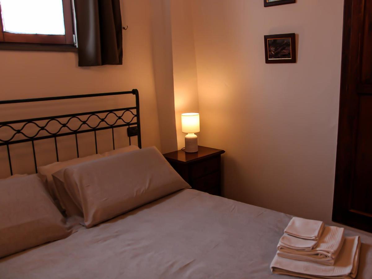 Casa Armanni - La Tua Casa Di Pietra Apartment Gubbio Luaran gambar
