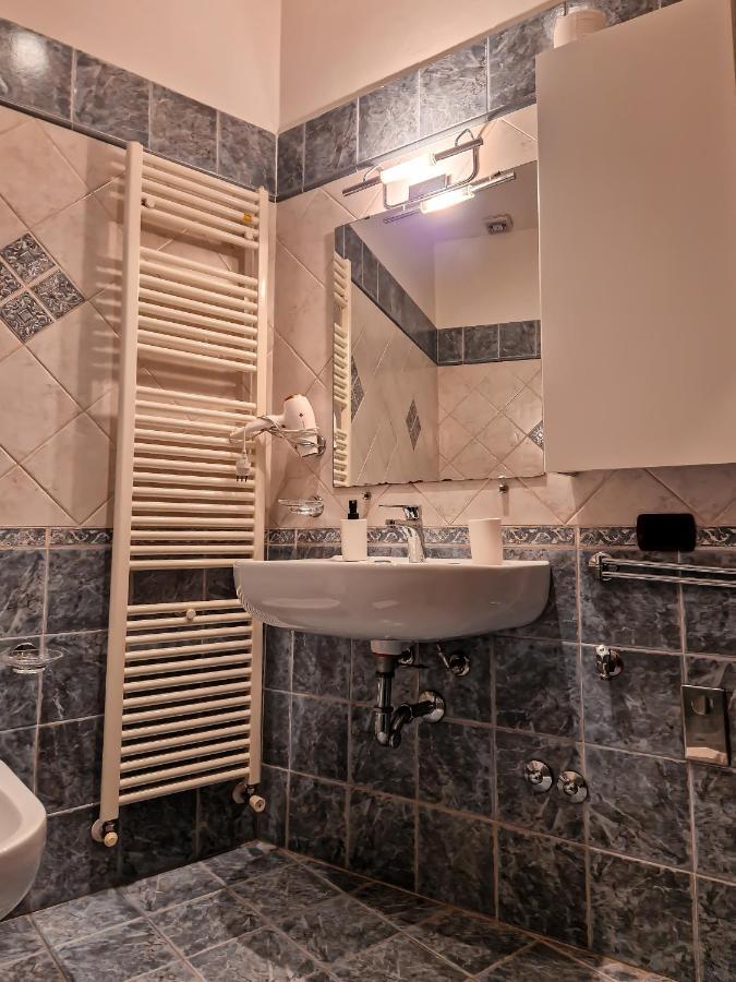 Casa Armanni - La Tua Casa Di Pietra Apartment Gubbio Luaran gambar