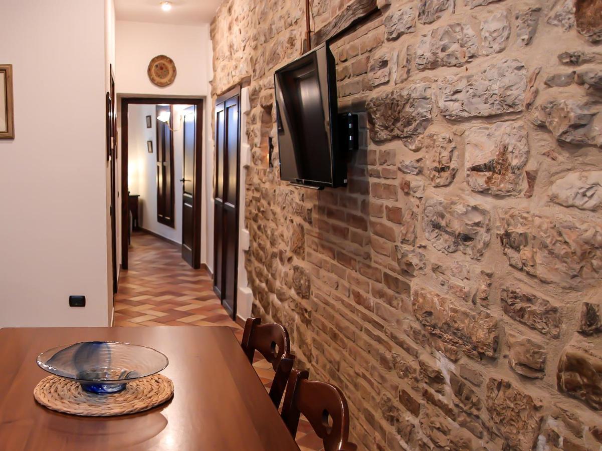 Casa Armanni - La Tua Casa Di Pietra Apartment Gubbio Luaran gambar