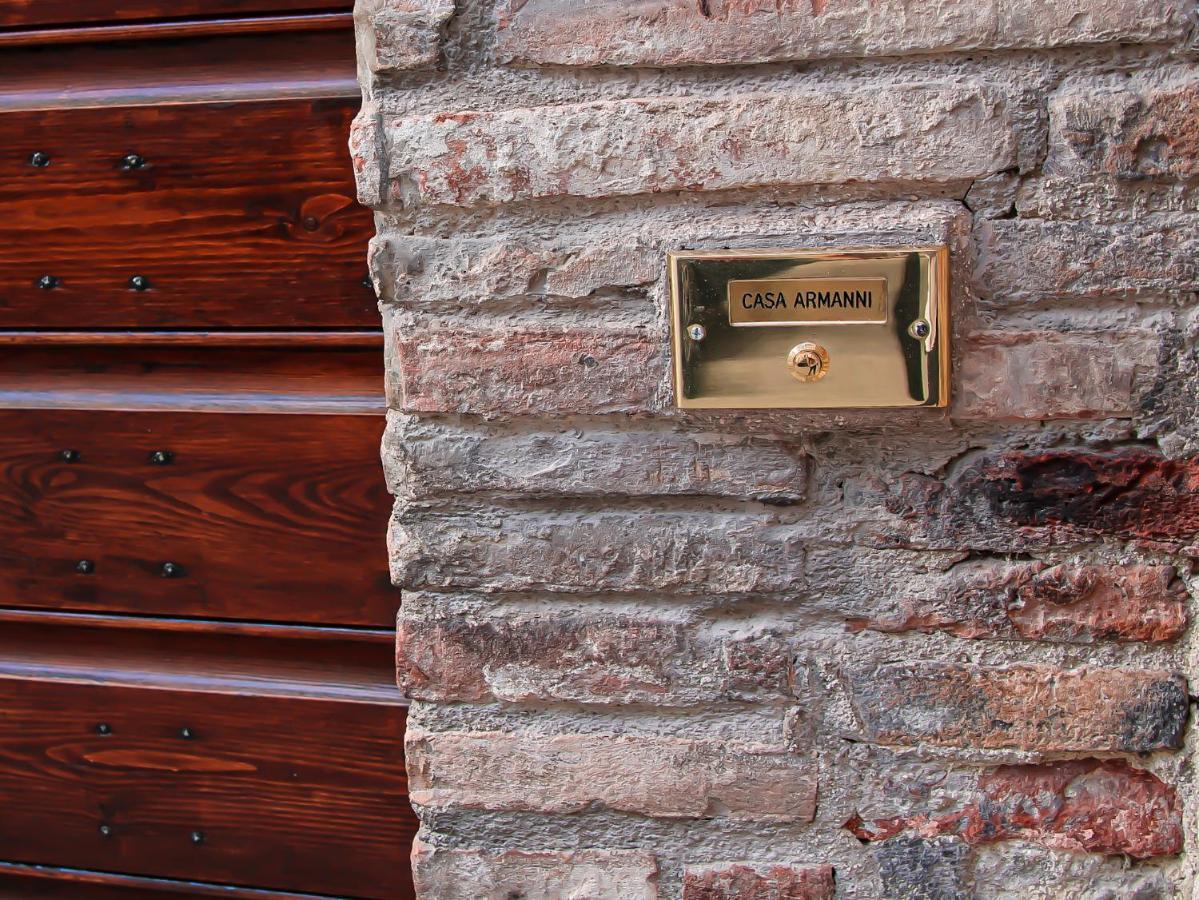 Casa Armanni - La Tua Casa Di Pietra Apartment Gubbio Luaran gambar