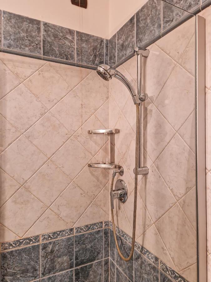 Casa Armanni - La Tua Casa Di Pietra Apartment Gubbio Luaran gambar