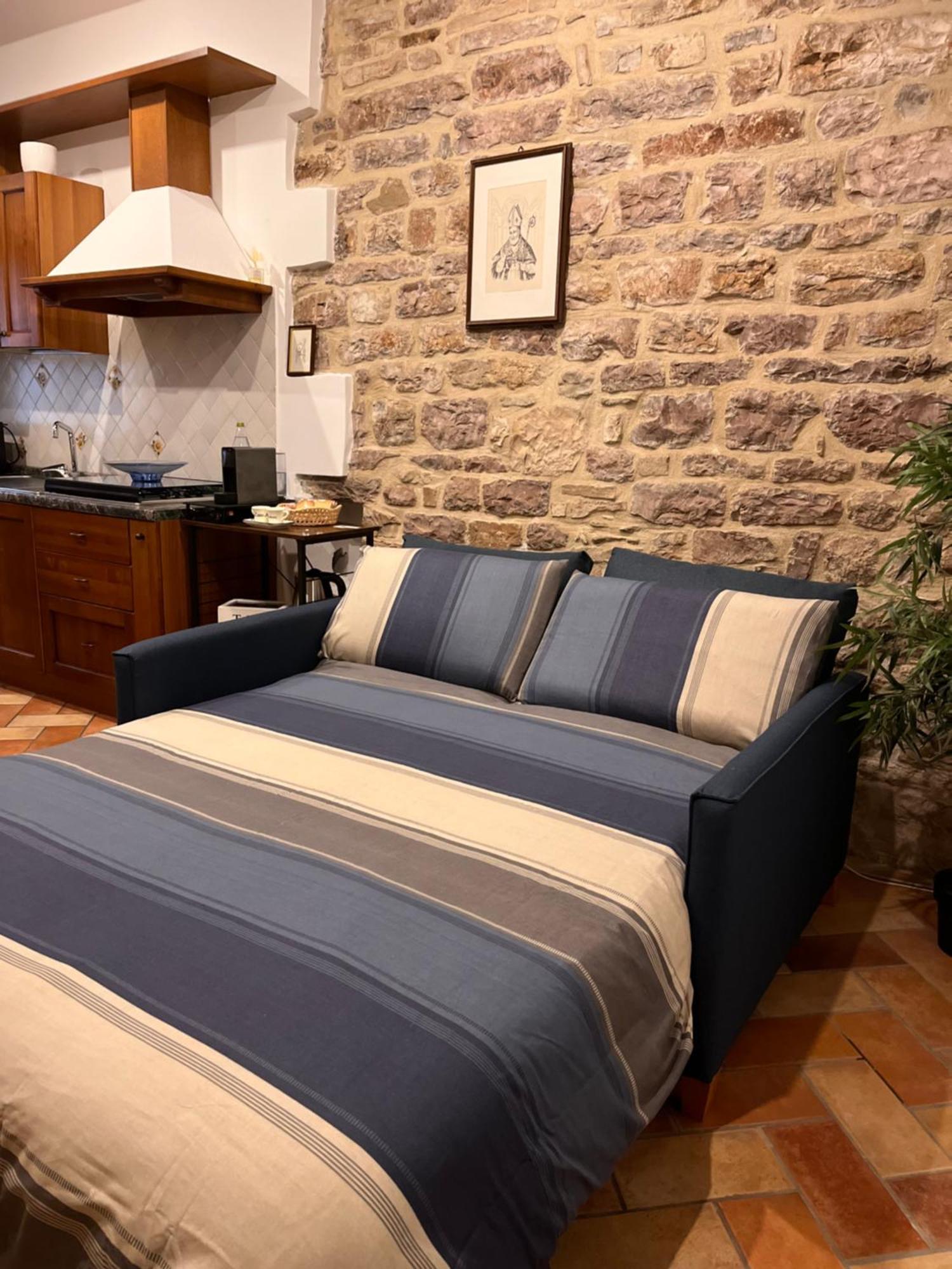 Casa Armanni - La Tua Casa Di Pietra Apartment Gubbio Luaran gambar